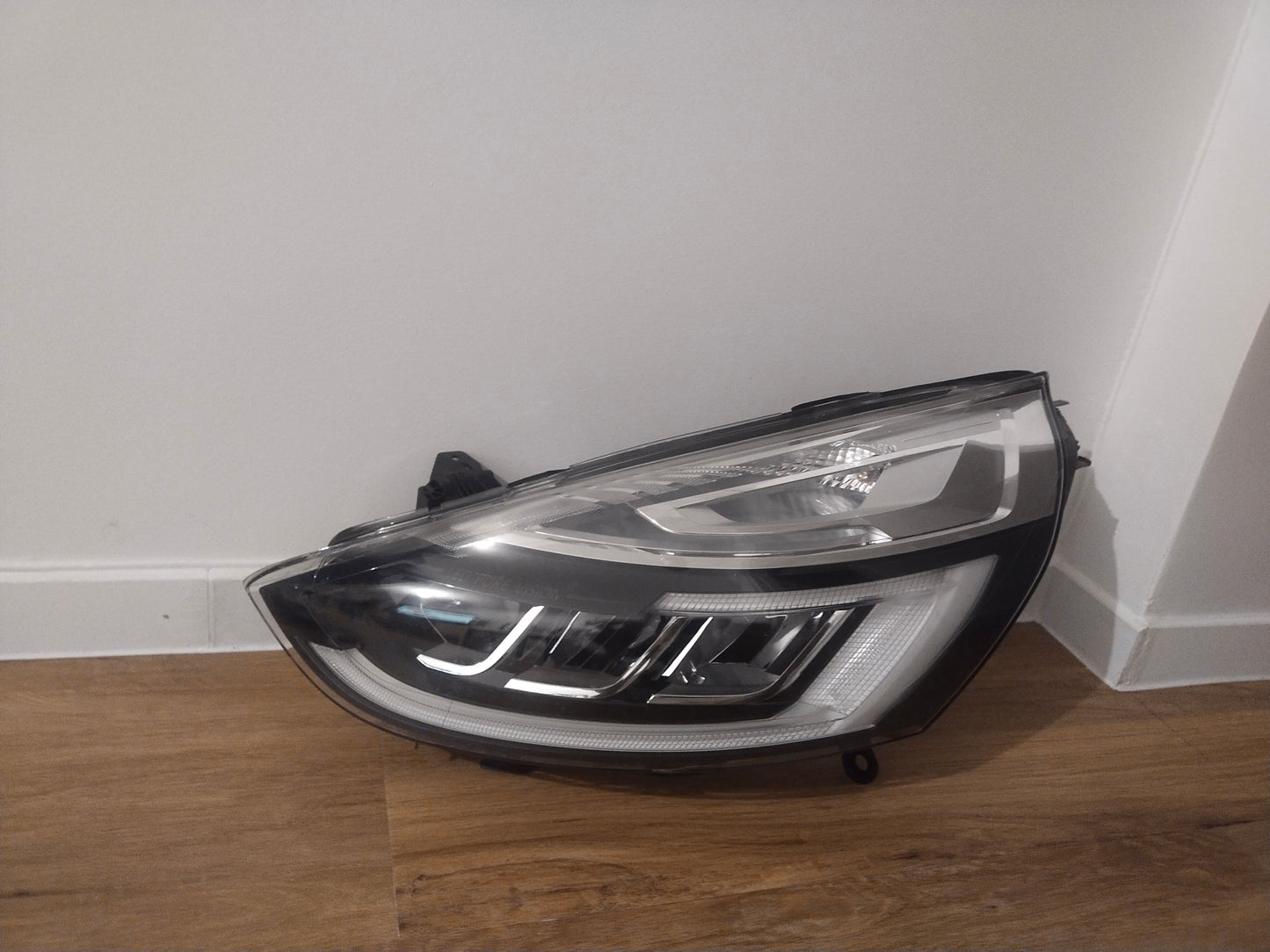 Phare Optique gauche Full LED Renault Clio 4 REF 260601381R