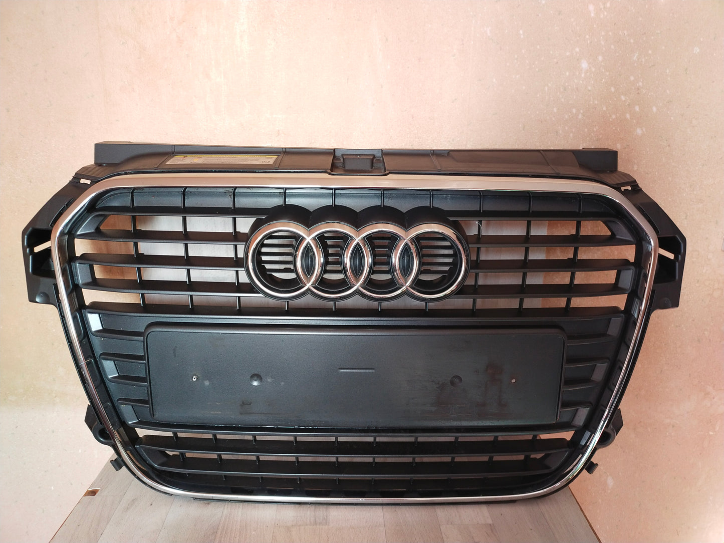 Grille calandre noir Audi A1 réf BTA-5792301