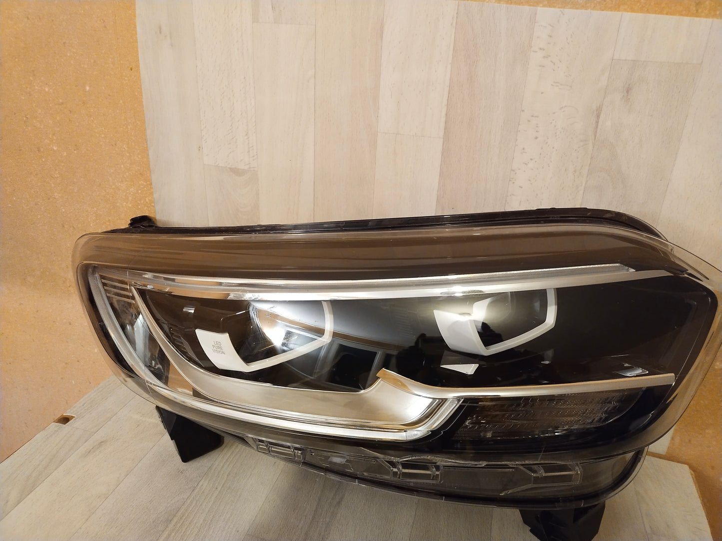 Phare optique droit Renault KADJAR "LED PURE VISION"  260101637R