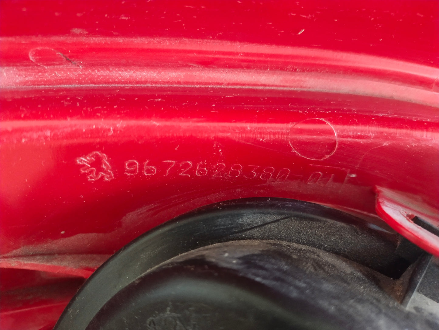 Phare optique droit Peugeot 208 l réf 9672628380-01