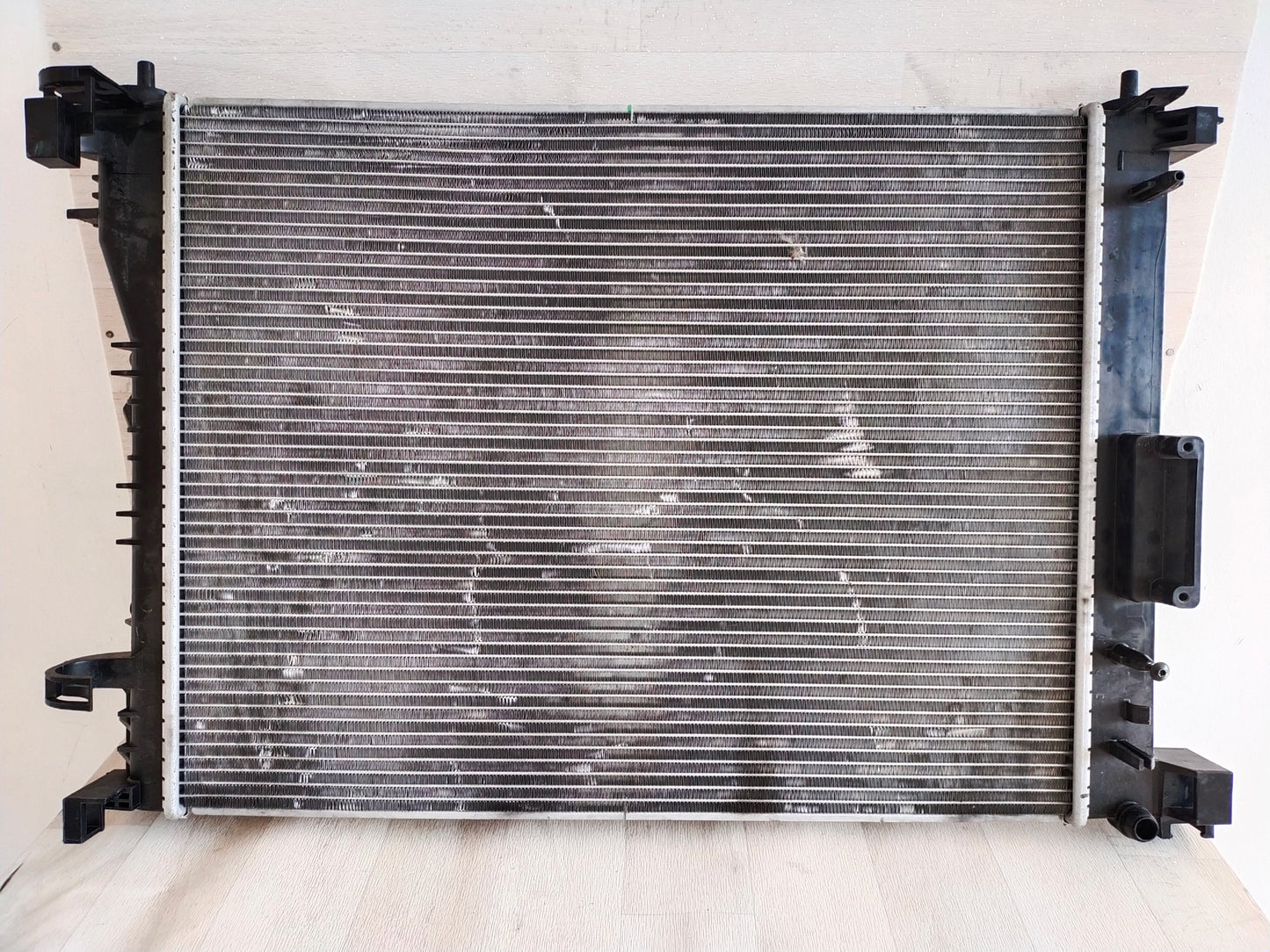 Radiateur Renault Clio 4 réf 214108706R