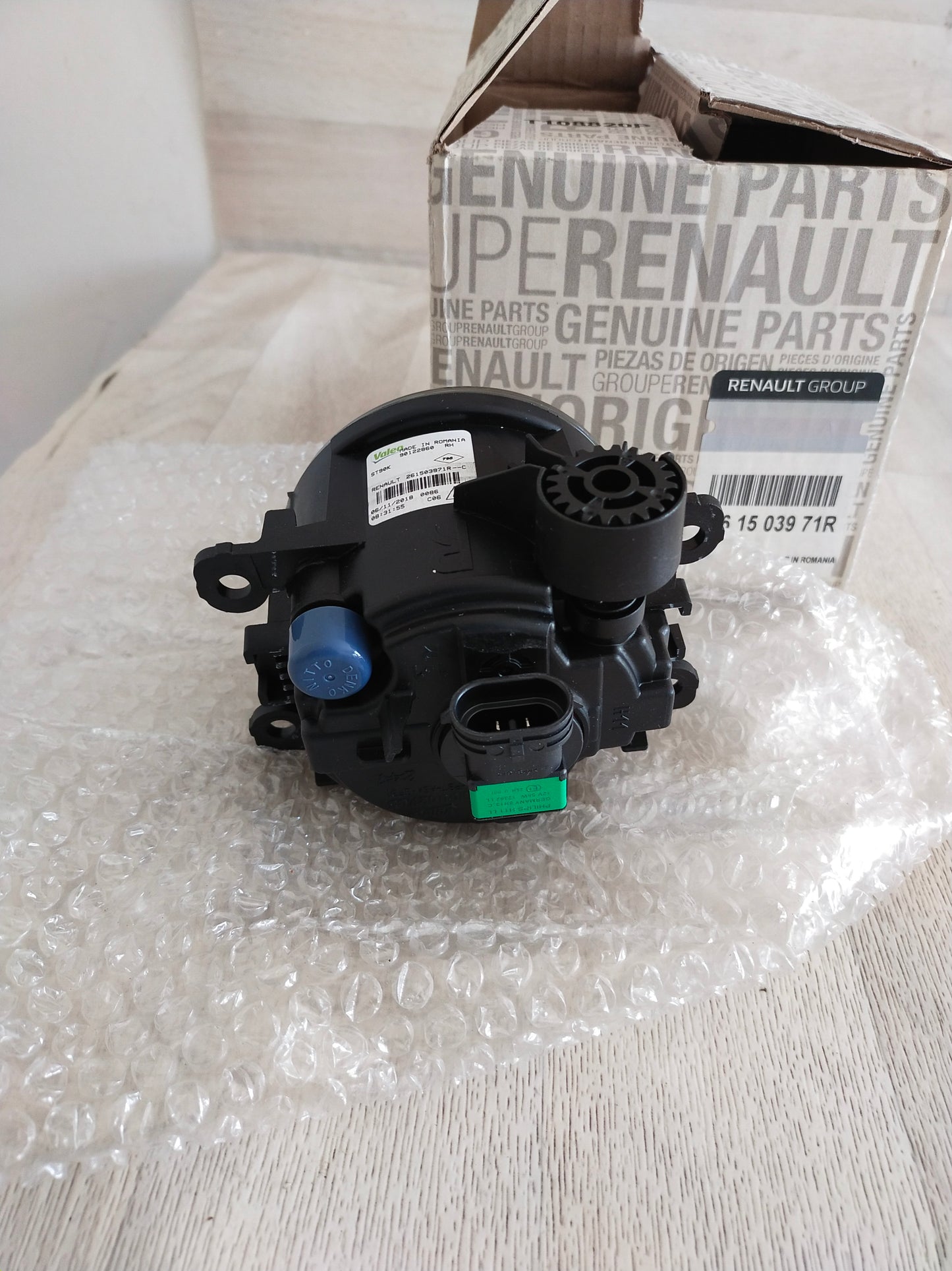 Feu antibrouillard Droit neuf avant Renault Renault Captur 1 et Kadjar réf 261503971R