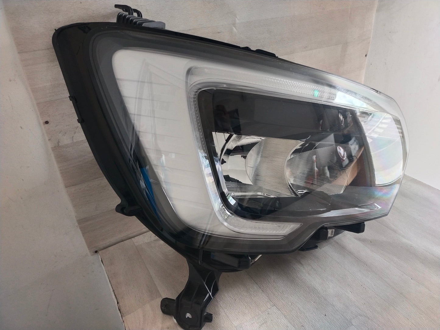 Phare optique droit Renault MASTER 3 LED réf 260105567R