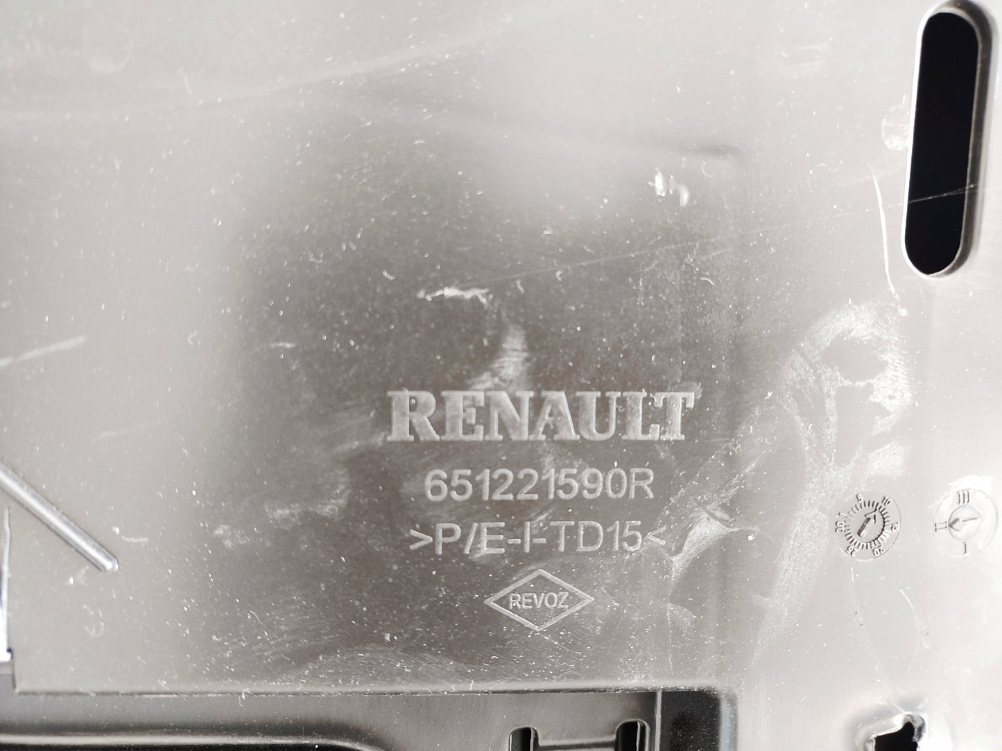 Capot RENAULT TWINGO 3 réf 651221590R
