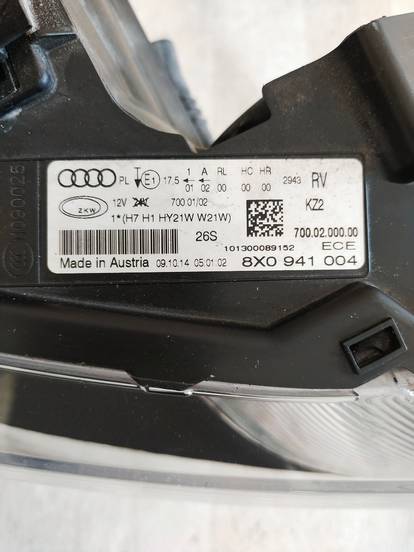 Phare optique droit Audi A1 8X Ambition réf 8X0941004